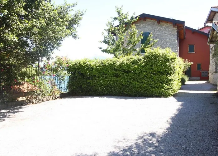 Claudia Tuscany Style * Lezzeno