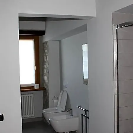 Apartment Claudia Tuscany Style Lezzeno