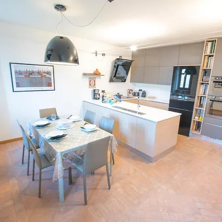 Claudia Tuscany Style Apartment Lezzeno